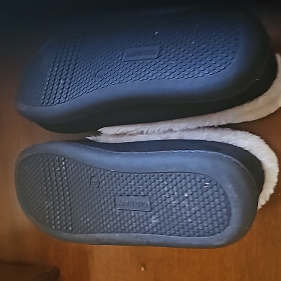 Old Navy House Slippers - Picture 2 of 3